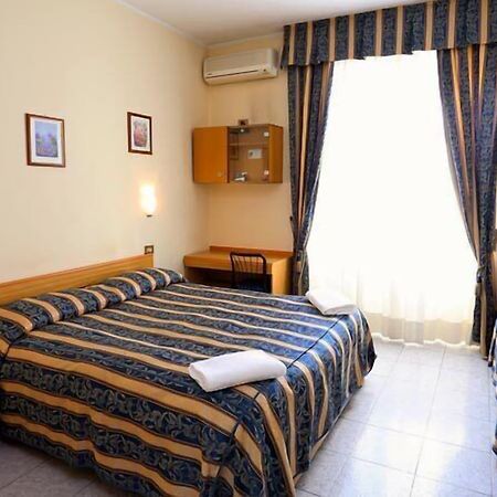 Hotel Loreto Milánó Kültér fotó