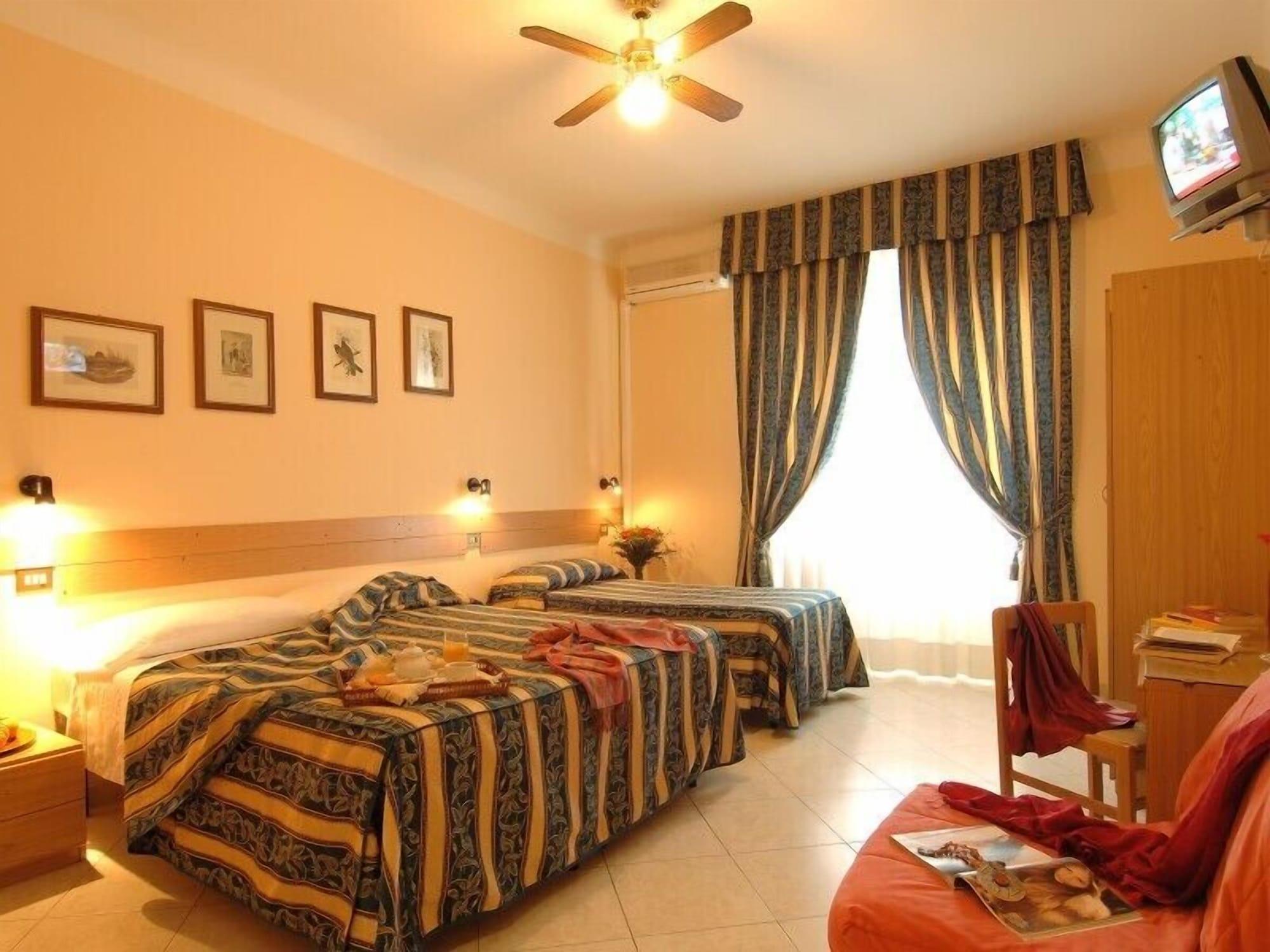 Hotel Loreto Milánó Kültér fotó