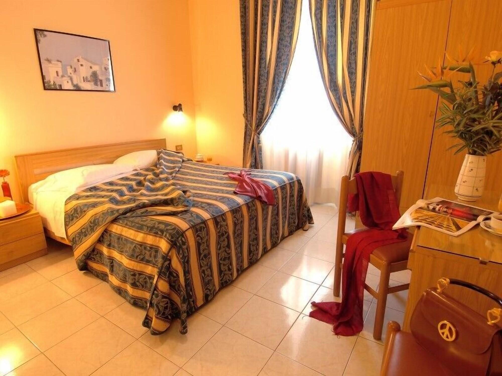 Hotel Loreto Milánó Kültér fotó
